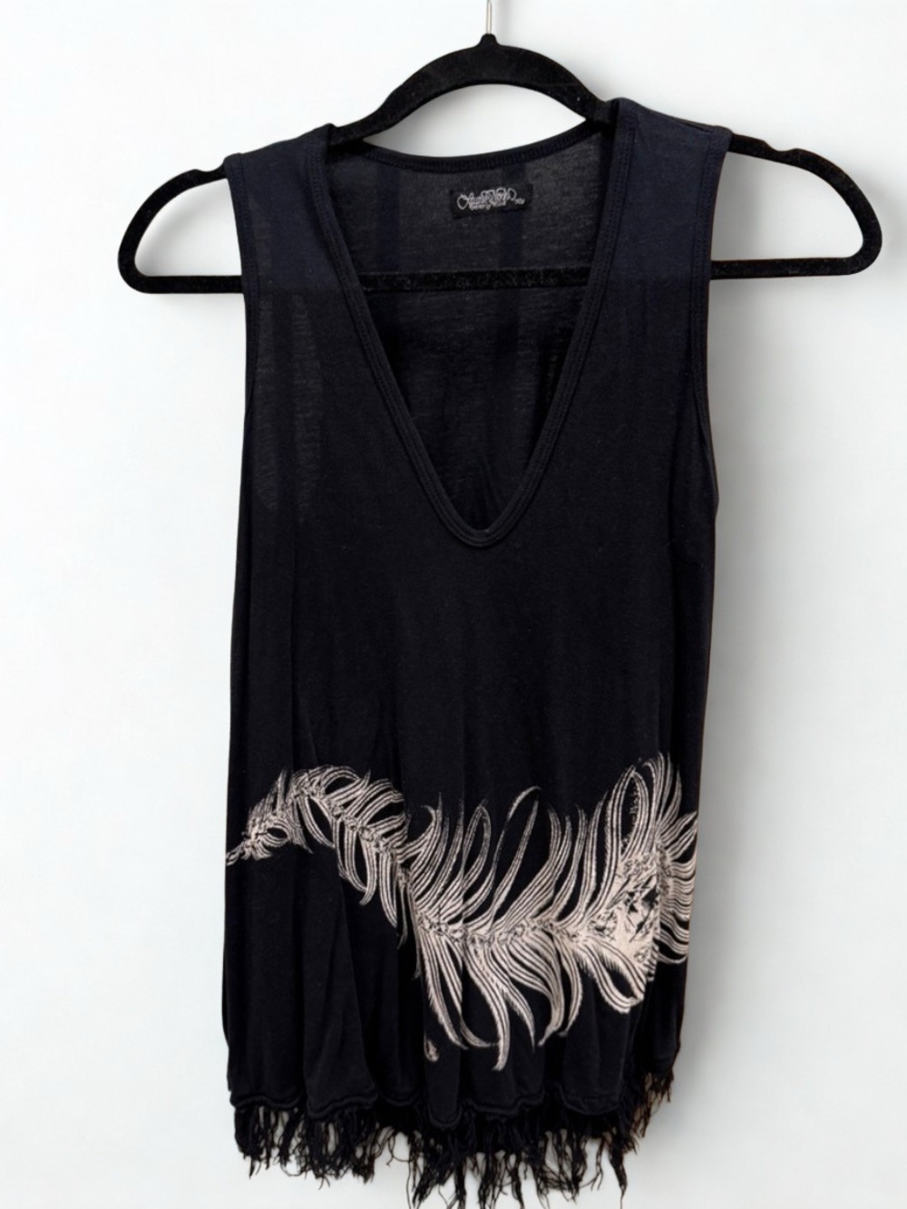 Final Price. Lauren Moshi V-Neck Black Top wi White Feather & Fringed Bottom XS.